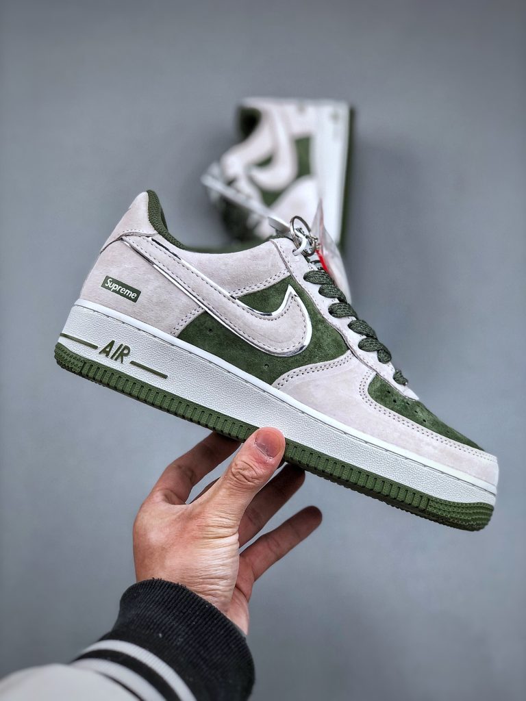 Nike Air Force 1 Low 07 x Supreme（シュプリーム）コピーカジュアルスニーカー