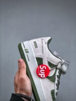 Nike Air Force 1 Low 07 x Supreme（シュプリーム）コピーカジュアルスニーカー