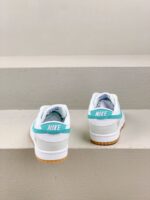 Supreme（シュプリーム）x Nike By You SB Dunk Low Retro SPスニーカーコピー