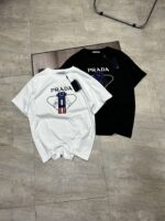 PRADA (プラ ダ)2024春新作 ファッションプリント半袖Tシャツ男女兼用