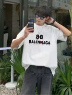 【デザイン】シンプルのラインとクラシッククルーネックのデザインを採用して、何にでもコーディネートやすい1着となっております。tシャツは着心地も抜群で、シンプルなデザインのこれからの時期に最適です。