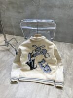 LOUIS VUITTON(ルイヴィトン)バッグスバニー刺繍ベースボールジャケットn級品