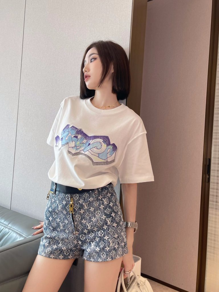 LOUIS VUITTON(ルイヴィトン)偽物キノコのパターン刺繍カジュアルな半袖男女兼用激安通販