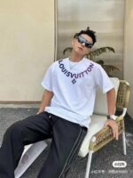 LOUIS VUITTON(ルイヴィトン)グラデーションアルファベットラウンドネック半袖n級品