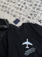 LOUIS VUITTON(ルイヴィトン) 飛行機アルファベットプリントラウンドネック半袖