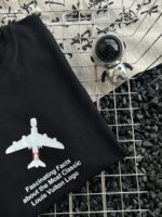 LOUIS VUITTON(ルイヴィトン) 飛行機アルファベットプリントラウンドネック半袖