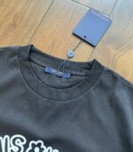 LOUIS VUITTON(ルイヴィトン)子犬の刺繍ラウンドネック半袖コピー