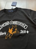 LOUIS VUITTON(ルイヴィトン)子犬の刺繍ラウンドネック半袖コピー