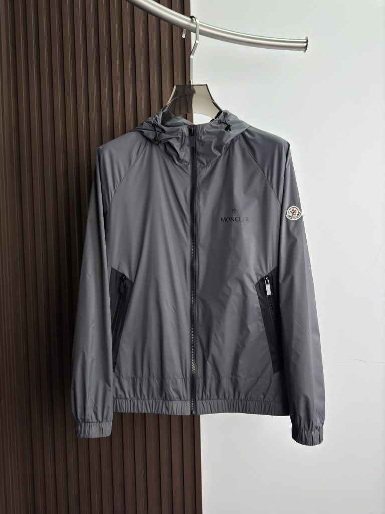 MONCLER(モンクレール)偽物超軽量フード付きジャケット激安通販