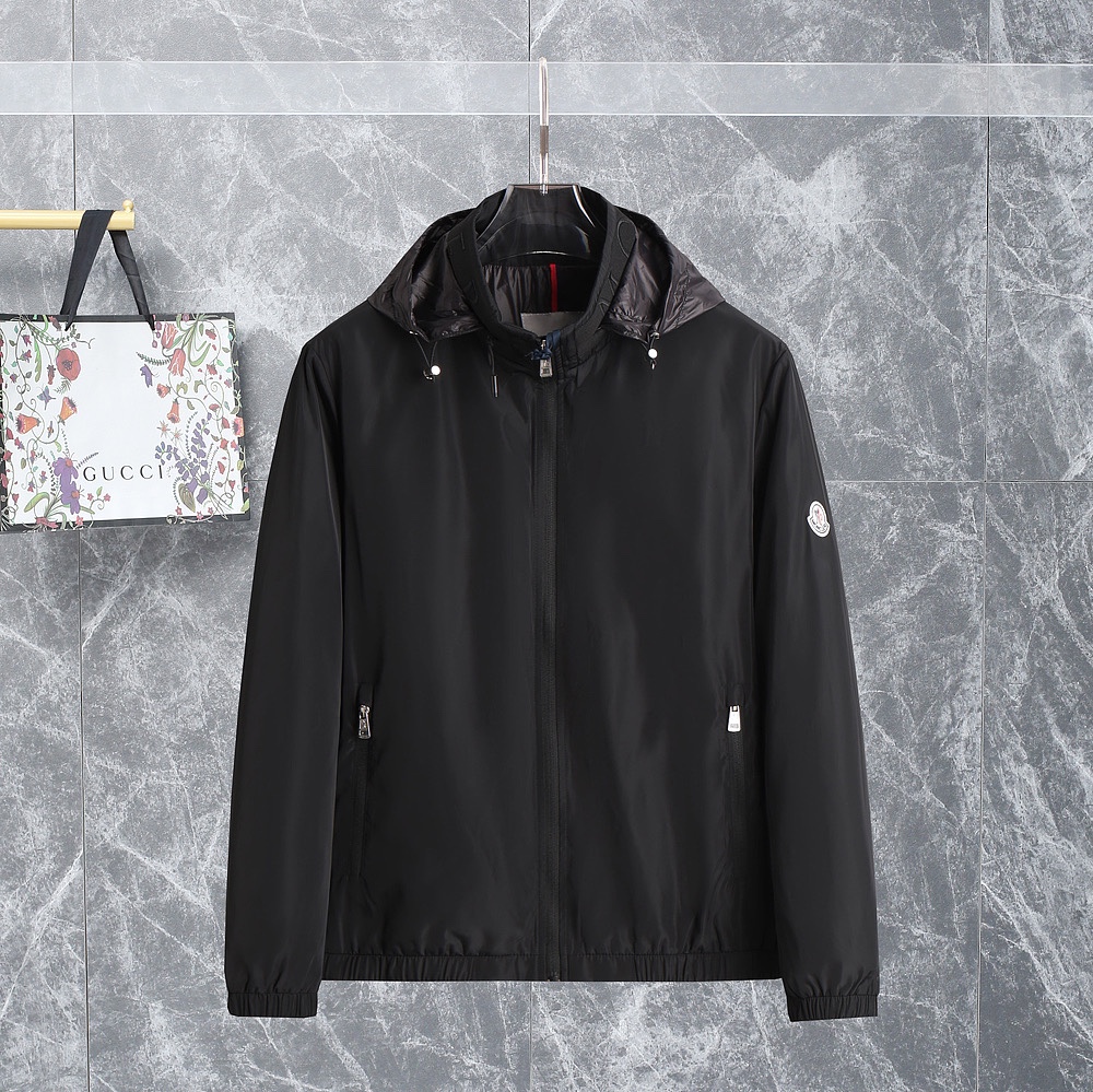 MONCLER(モンクレール) ジッパー フード付きジャケットウインドブレーカー