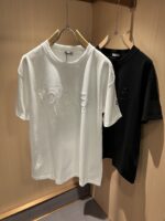 MONCLER(モンクレール)2024春夏刺繍ロゴパターンカップルモデル半袖Tシャツコピー