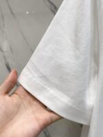 LOUIS VUITTON(ルイヴィトン)2024春夏新作胸刺繍ラウンドネック半袖男女兼用 コピー