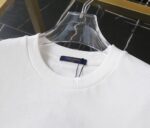 LOUIS VUITTON(ルイヴィトン)プリントロゴクルーネック半袖コピー