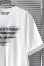 PRADA(プラダ )2024春偽物ラウンドネック半袖Tシャツ 男女兼用激安通販