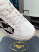 PRADA(プラダ )ミラノ展示会で新作メンズシューズn級品