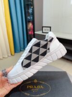 PRADA(プラダ )ミラノ展示会で新作メンズシューズn級品