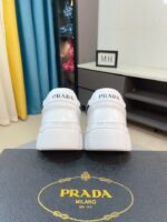 PRADA(プラダ )ミラノ展示会で新作メンズシューズn級品