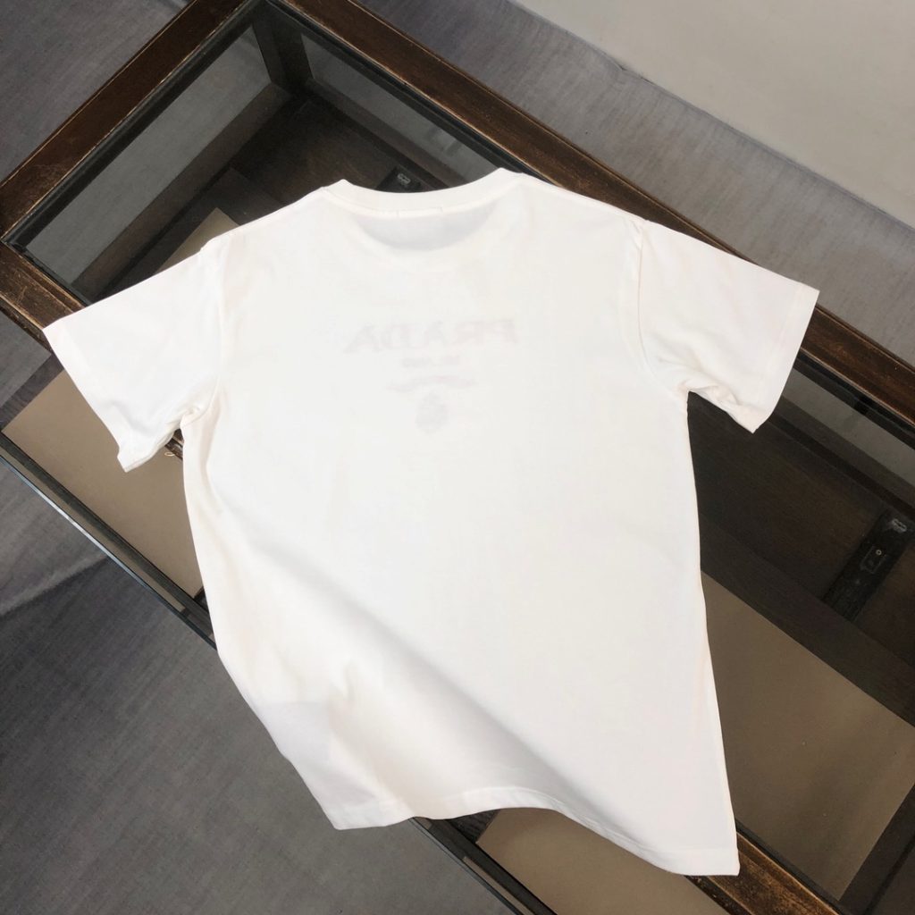 PRADA(プラダ)2024春夏新作黒と白ファッションカップルモデル半袖Tシャツスーパーコピー