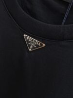 PRADA(プラダ)春夏新作三角カスタム生地マーク半袖Tシャツn級品