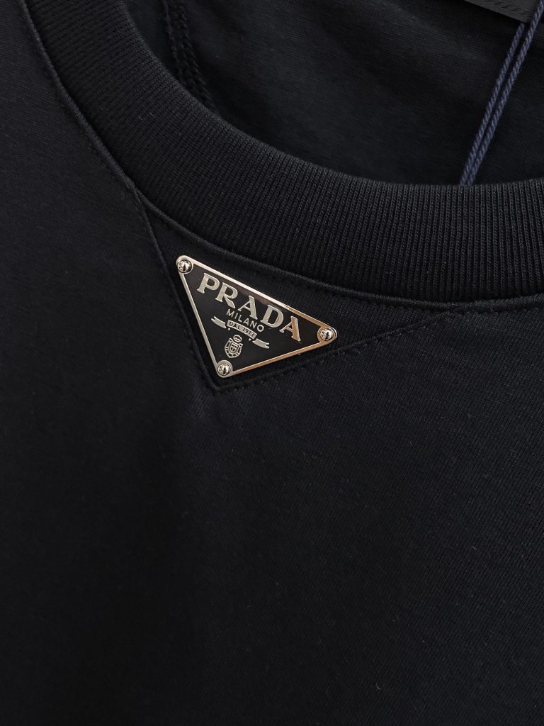 PRADA(プラダ)春夏新作三角カスタム生地マーク半袖Tシャツn級品