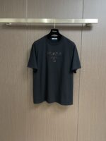 PRADA(プラダ)2024春アルファベットロゲ刺繍ラウンドネック半袖 Tシャツスーパーコピー