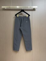 PRADA(プラダ)2024偽物三角マーク ロゲカジュアルスウェットパンツ激安通販