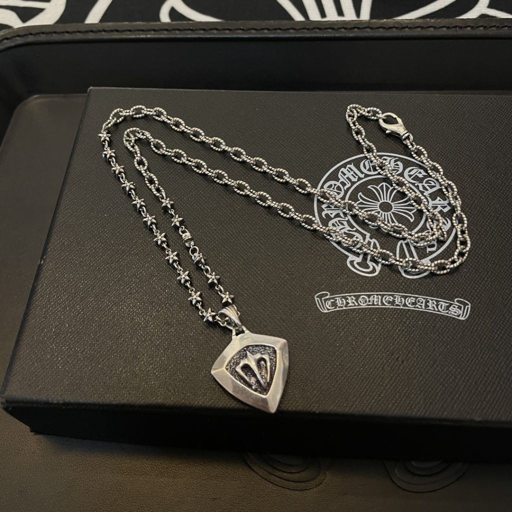 Chrome Hearts（ クロムハーツ） 偽物  ハート型ペンダントネックレス  激安通販