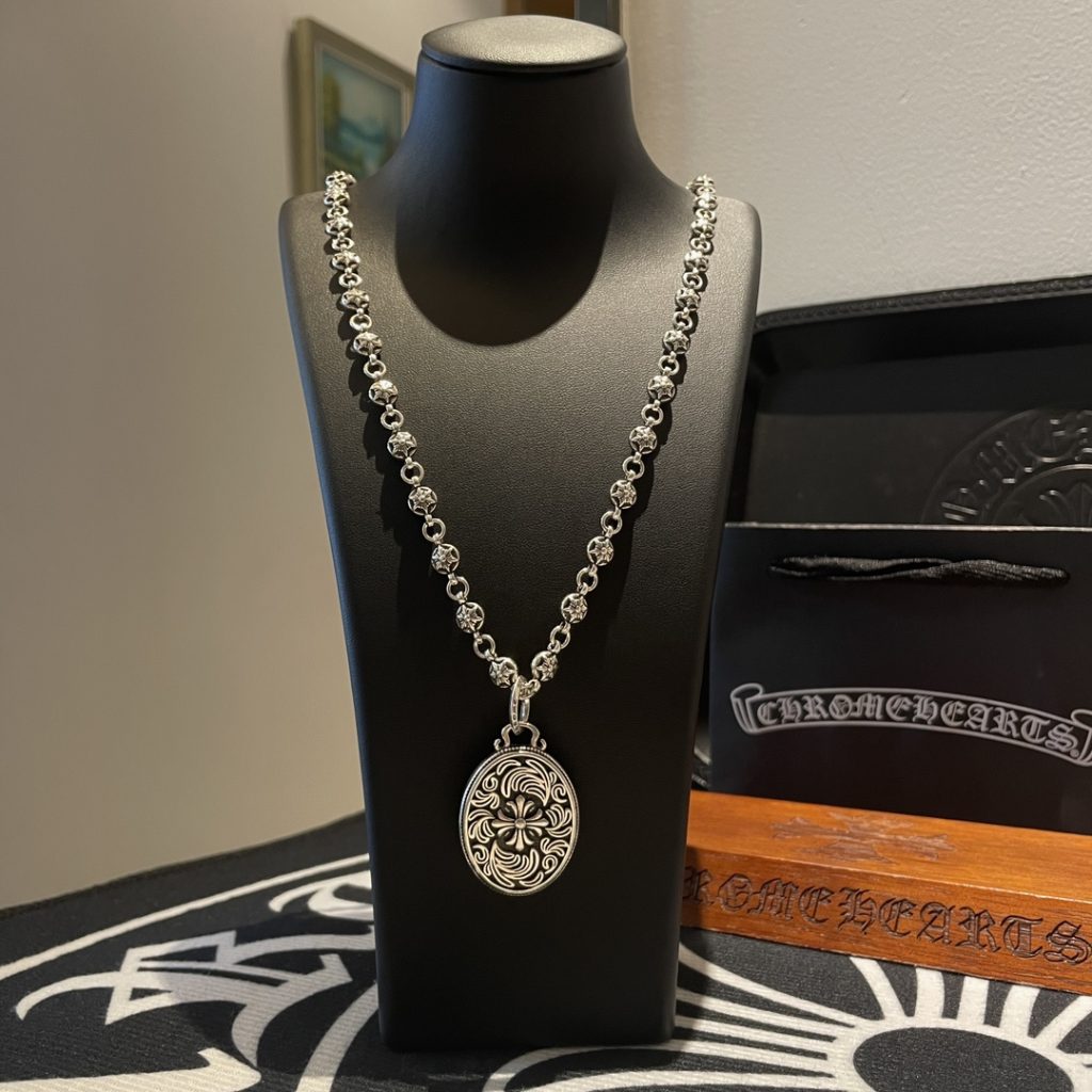 Chrome Hearts（クロムハーツ）   スーパーコピー  唐草モチーフオーバルネックレス