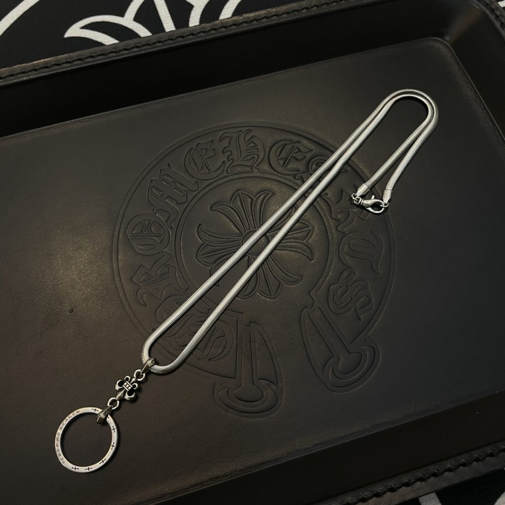 Chrome Hearts （クロムハーツ） 偽物 ヘビ柄のネックレスリングペンダント