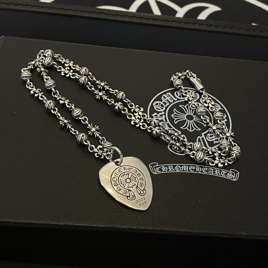 Chrome Hearts（クロムハーツ） スーパーコピー   馬蹄ハート形ペンダントネックレス