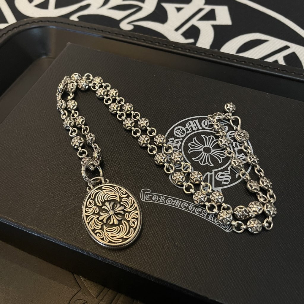 Chrome Hearts（クロムハーツ）   スーパーコピー  唐草モチーフオーバルネックレス