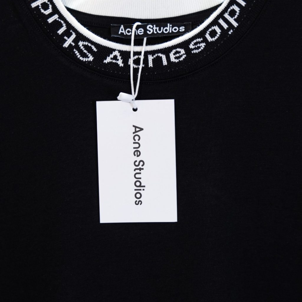 Acne Studios(アクネ ストゥディオズ)偽物バカ売れ商品中ハイネック定番はアルファベット半袖の綿１００％の重さの２８０グラムを刺繍する激安通販