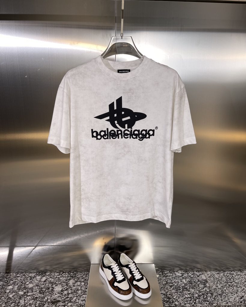 BALENCIAGA(バレンシアガ)  n級品 メンズアルファベット柄ロゴ半袖TシャツT-shirt