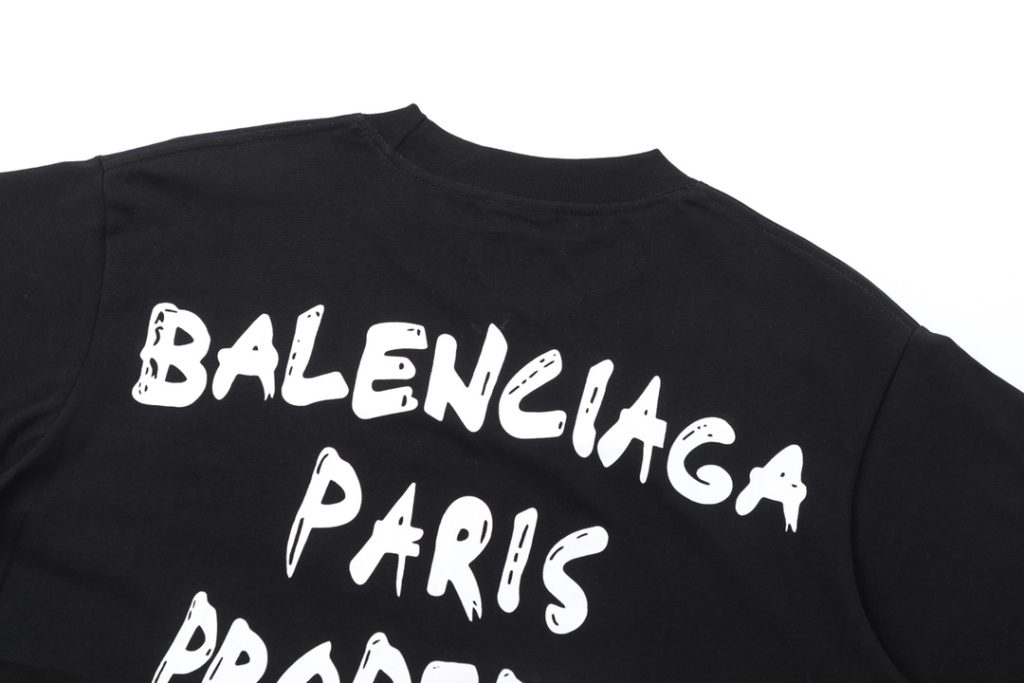 BALENCIAGA(バレンシアガ)  偽物  アルファベットプリント半袖Tシャツ