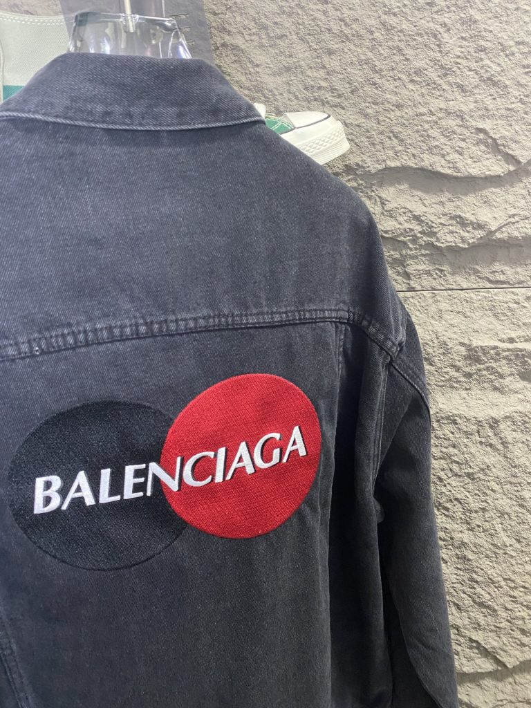 BALENCIAGA(バレンシアガ) 新作 コピー 刺繍デニムジャケット
