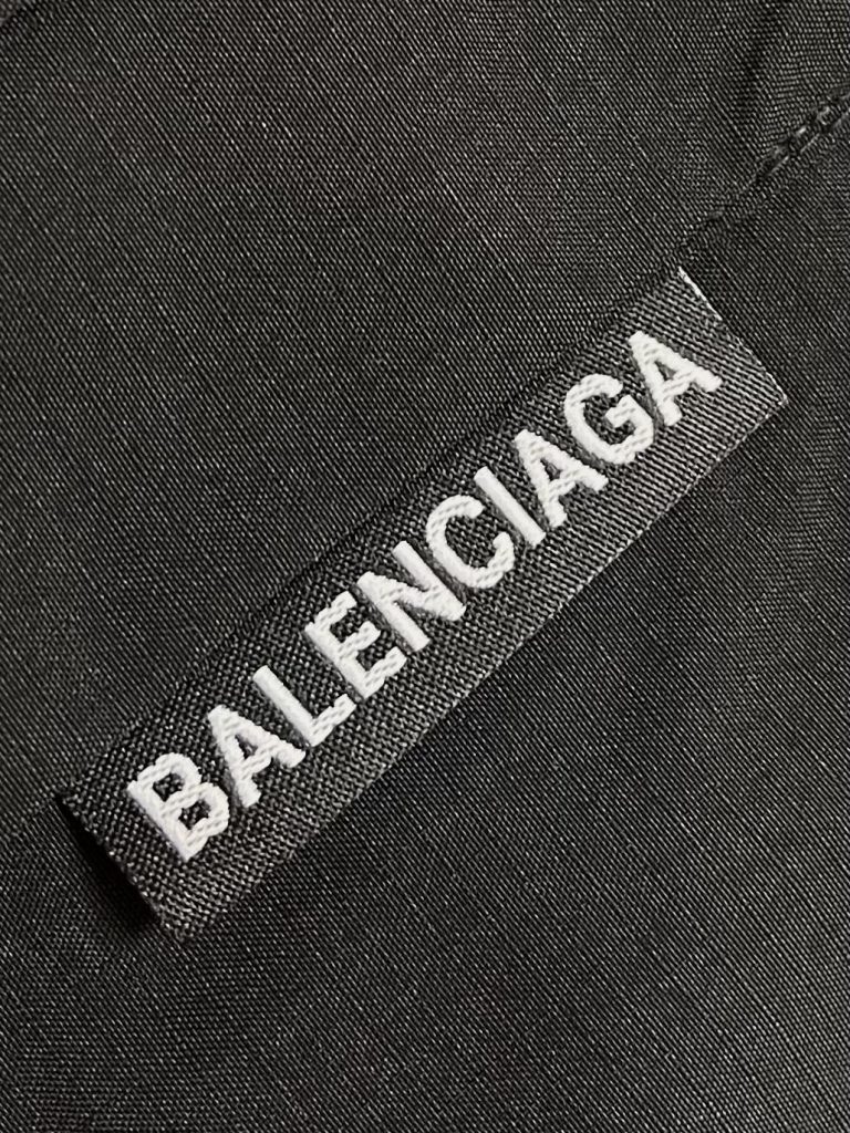 BALENCIAGA(バレンシアガ)  2024年夏新作 n級品 カーゴショートパンツ  通販 