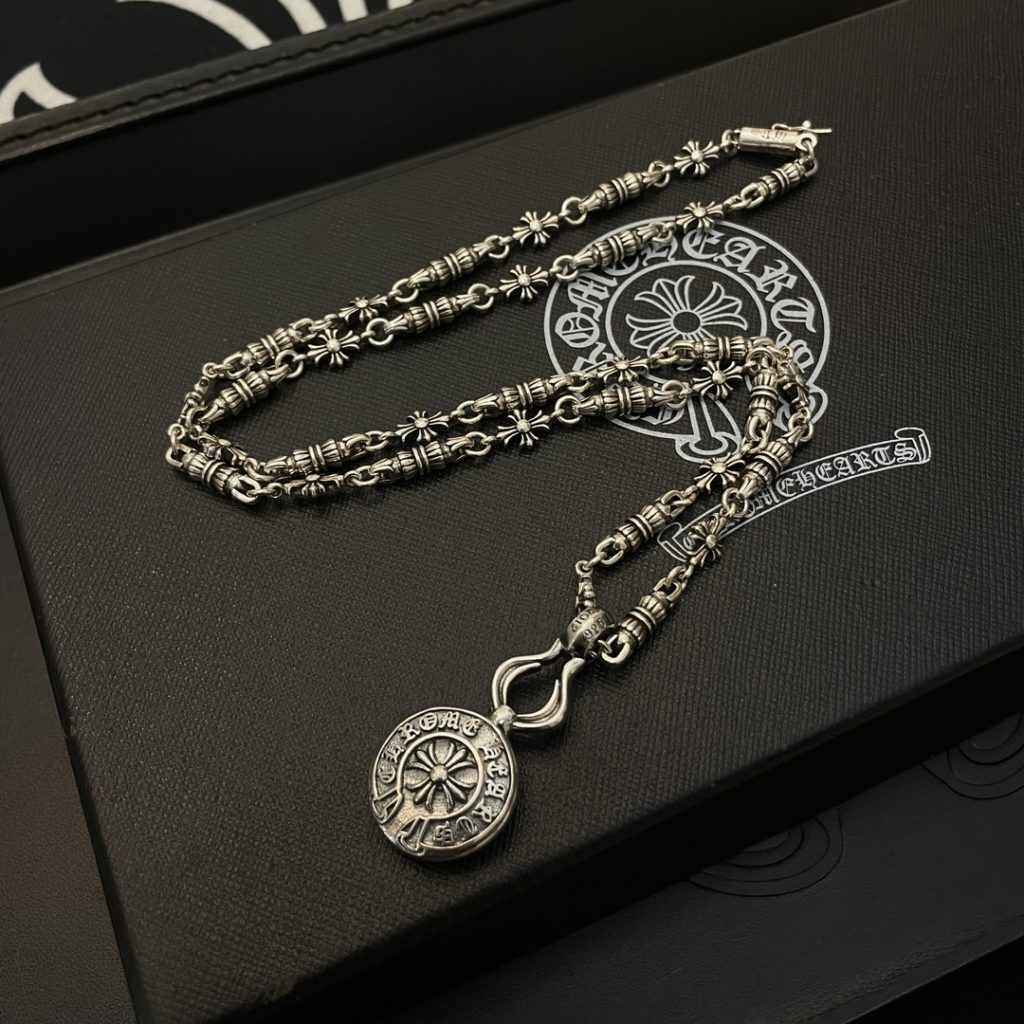 Chrome Hearts（クロムハーツ）  スーパーコピー 定番横身ネックレス盾ペンダント   