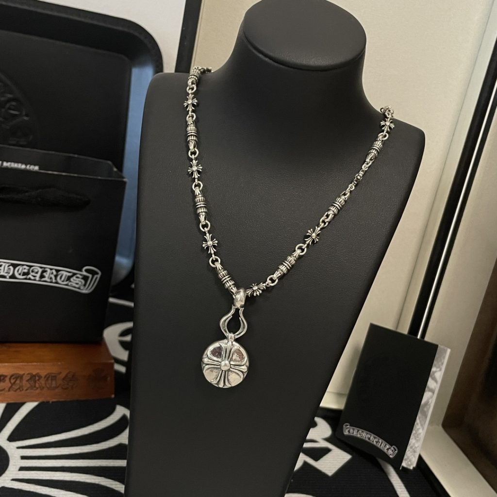 Chrome Hearts（クロムハーツ）  スーパーコピー 定番横身ネックレス盾ペンダント   