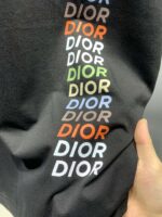 DIOR(ディオール) コピー 芸能人 MultiプリントTシャツオシャレでカジュアルな半袖Tシャツ