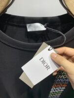 DIOR(ディオール) コピー 芸能人 MultiプリントTシャツオシャレでカジュアルな半袖Tシャツ