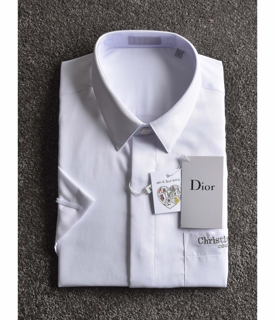DIOR（ディオール）コピー 芸能人 ポケット定番フラワー刺繍タイプ半袖シャツ