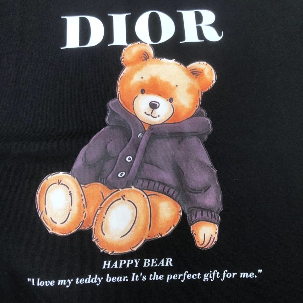 DIOR（ディオール） 24春夏最新作 偽物 熊ちゃんプリント半袖ラウンドネックTシャツ 激安通販