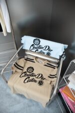DIOR（ディオール） スーパーコピー 2024夏メンズシリーズ新作刺繍Tシャツ 通販