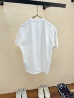 DIOR（ディオール） 2024ss最新作レザーロゴ発泡ラウンドネック半袖Tシャツ