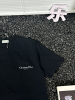 DIOR（ディオール）コピー 夏アルファベットプリントラウンドネック半袖Tシャツカップルタイプ