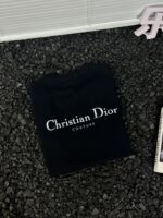 DIOR（ディオール）コピー 夏アルファベットプリントラウンドネック半袖Tシャツカップルタイプ