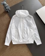 GUCCI(グッチ) 偽物 芸能人 定番専門店カジュアルファッション薄手日焼け止めジャケットコート