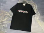 GUCCI(グッチ) 2024春夏新作カラーベルトプリントロゴラウンドネック半袖Tシャツ