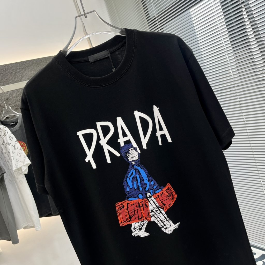 PRADA(プラダ)偽物アルファベット動画人物丸襟の短いＴ激安通販