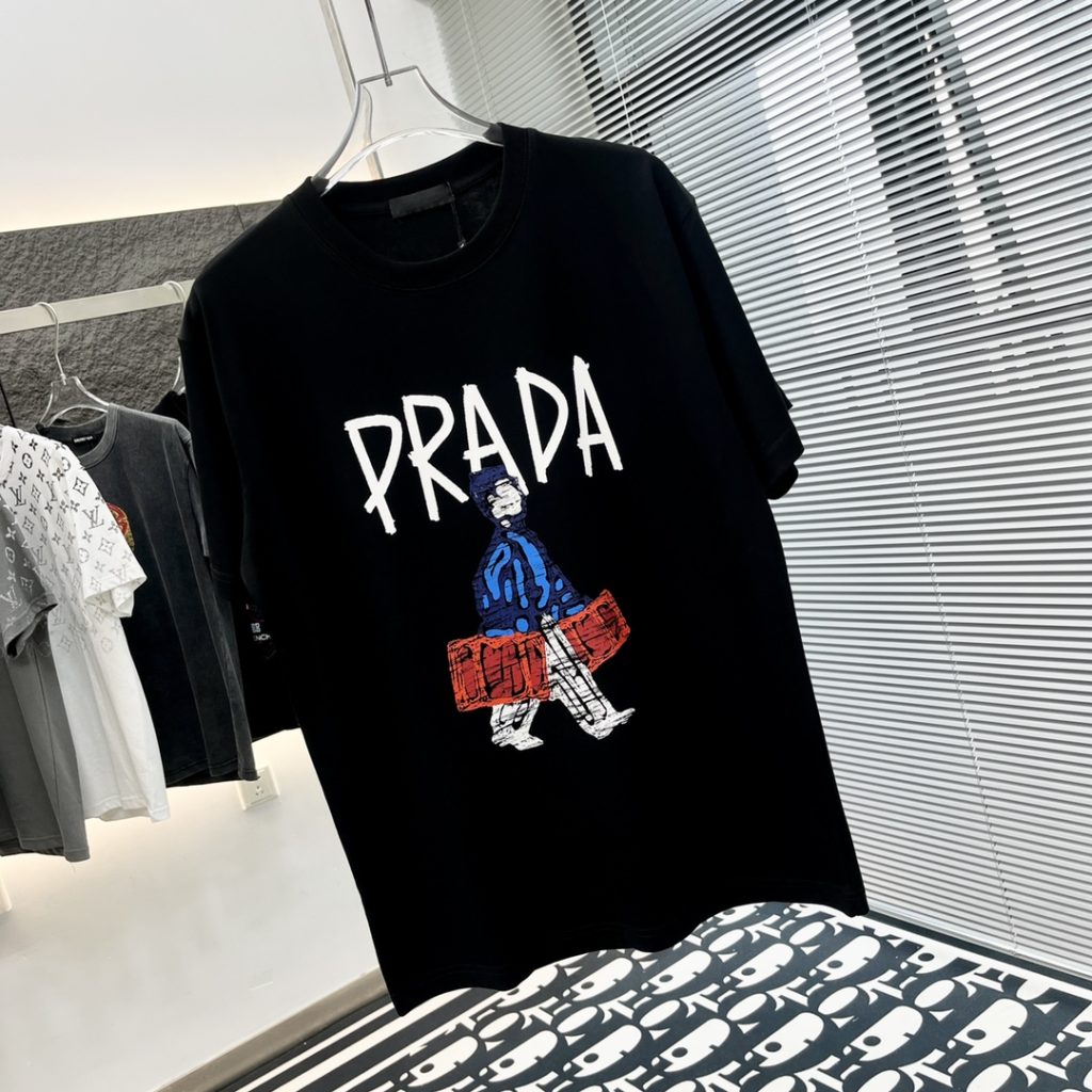 PRADA(プラダ)偽物アルファベット動画人物丸襟の短いＴ激安通販